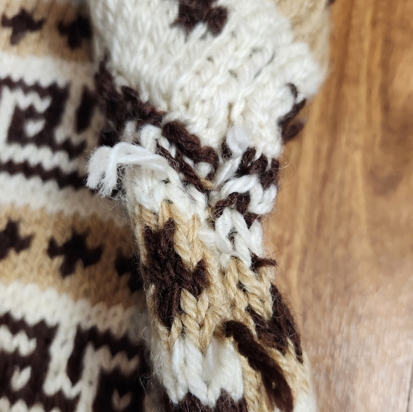 Hand-made Vintage Cowichan Style Wool Pullover Sweater Unisex - Picture 8 of 10